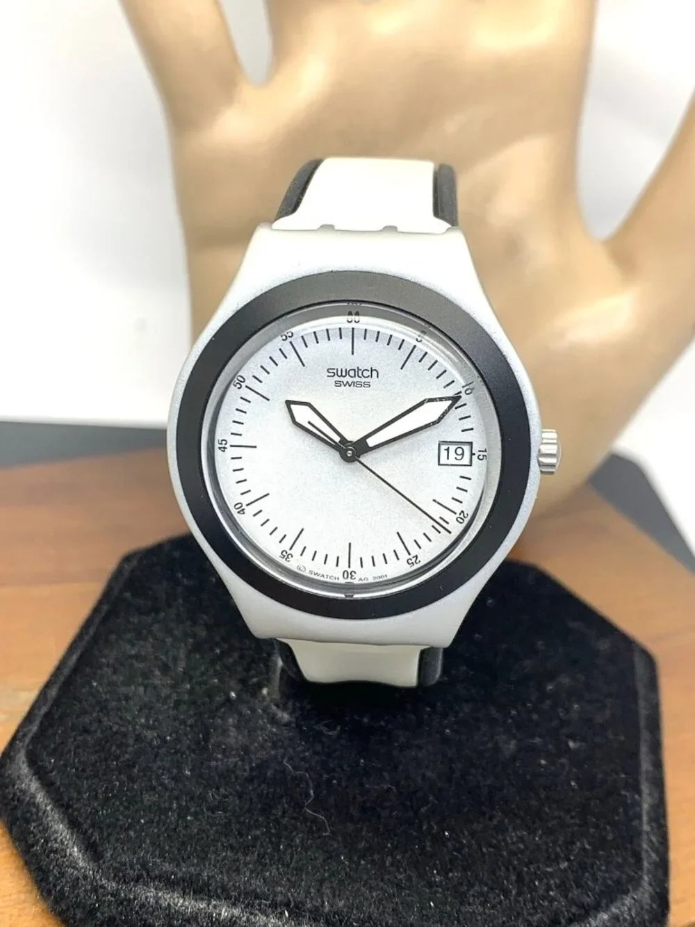 Swatch Men's Watch TGS4012 James Bond Live & Let Die Swiss Quartz Rubber Strap